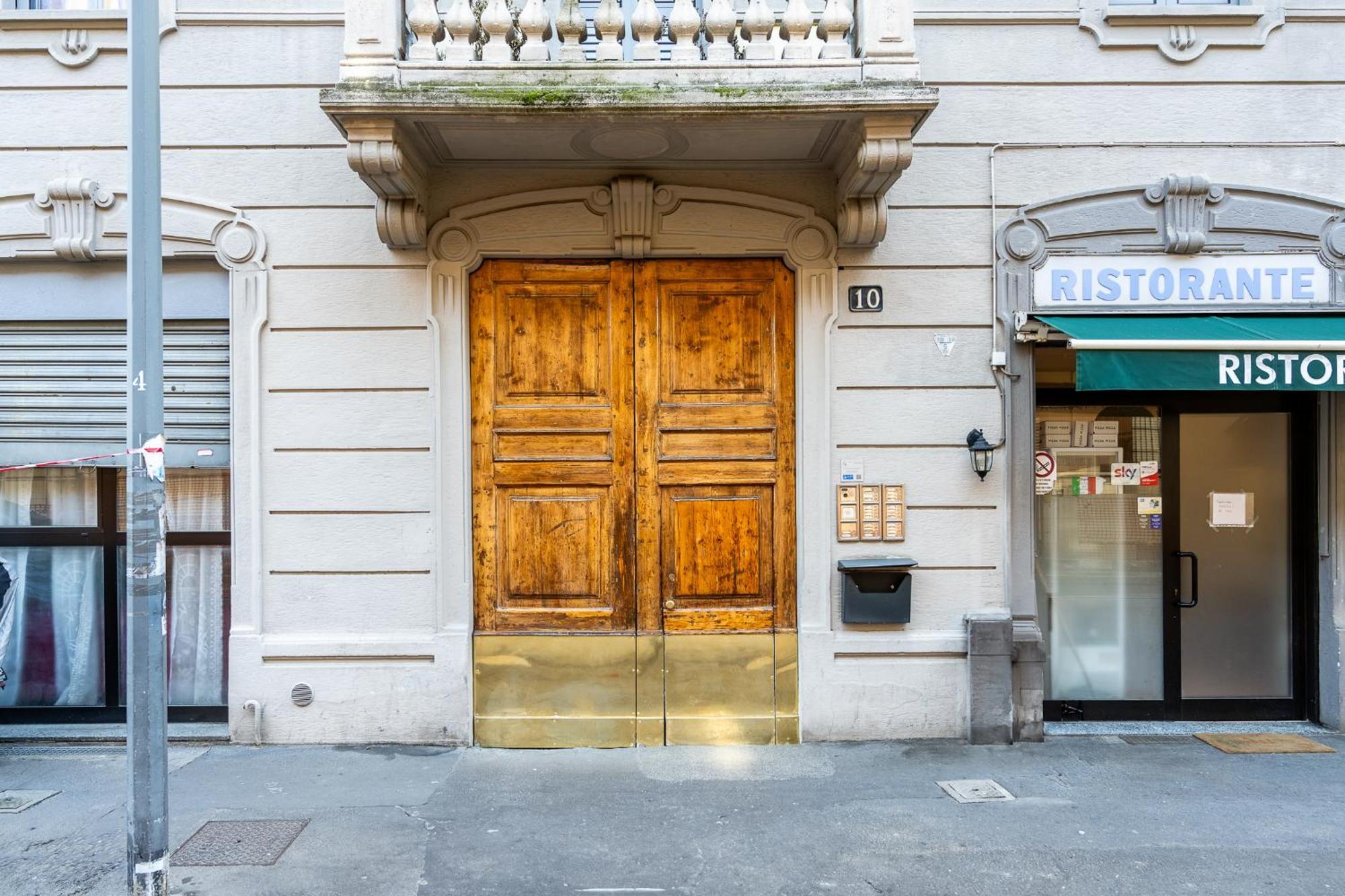 Апартаменты Bright Loft - Free Private Parking Милан Экстерьер фото